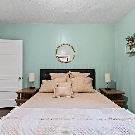 Unique Historic Bnb Madison Bagian luar foto