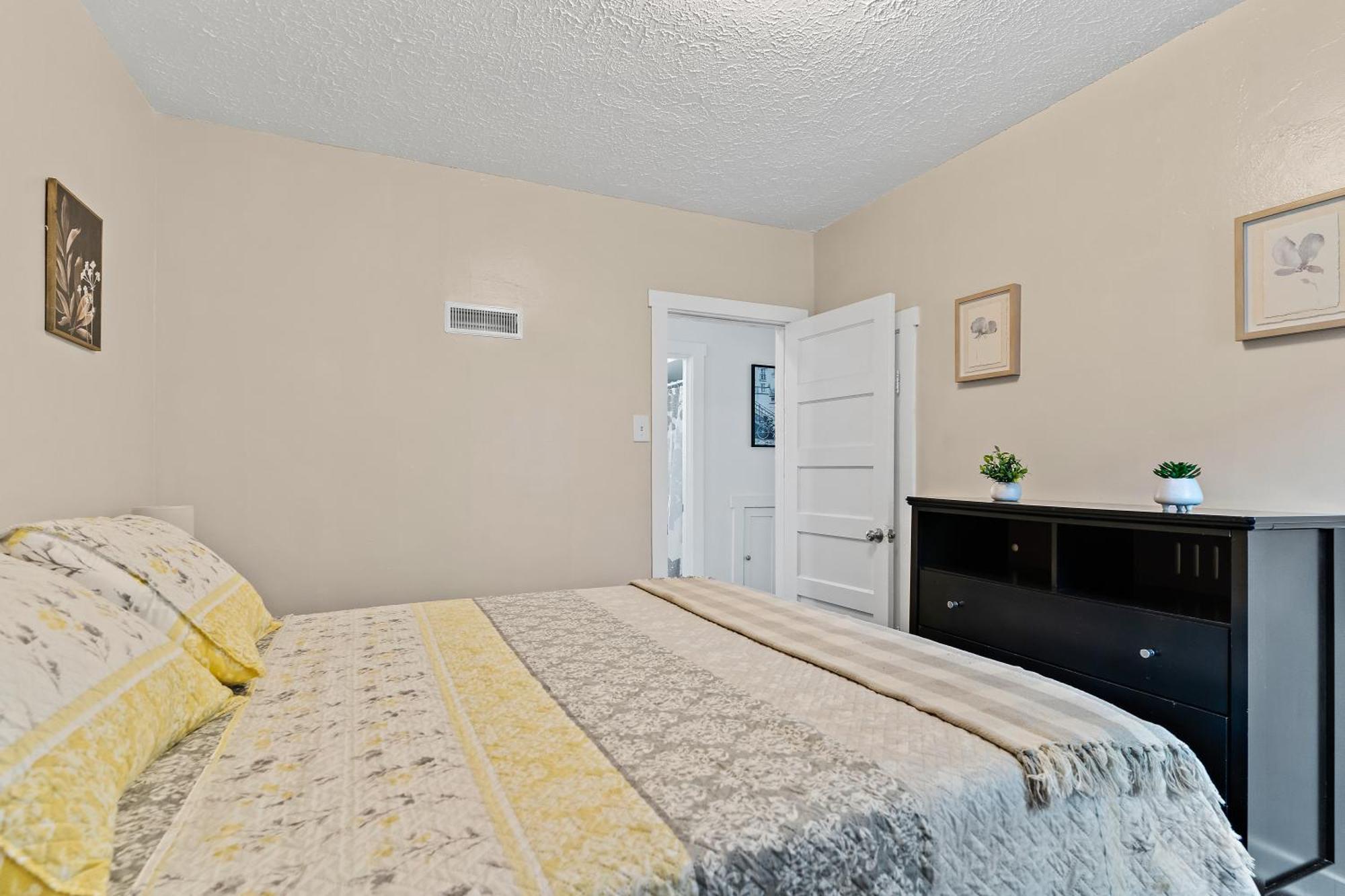 Unique Historic Bnb Madison Bagian luar foto